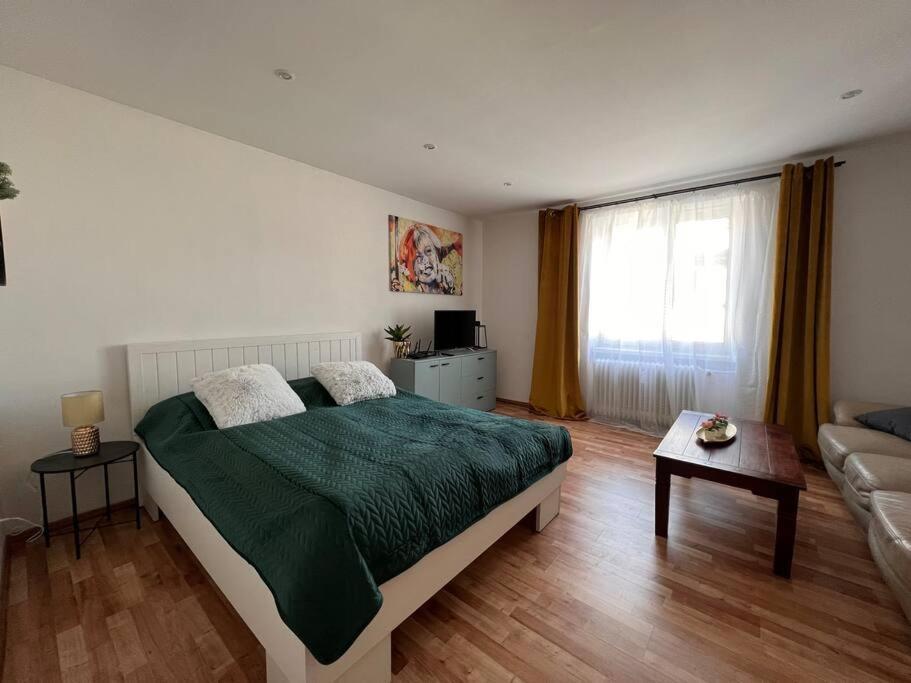 Apartman Centrum Sturka Martin Esterno foto