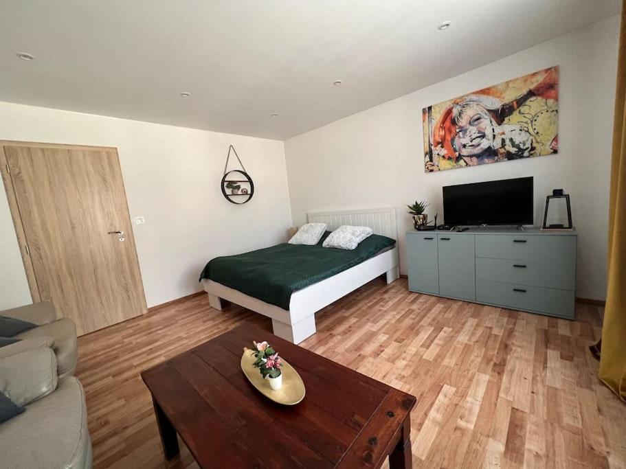 Apartman Centrum Sturka Martin Esterno foto