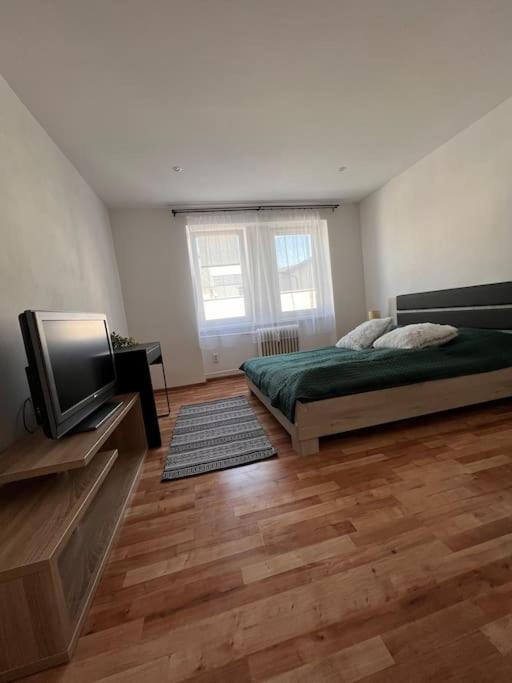 Apartman Centrum Sturka Martin Esterno foto